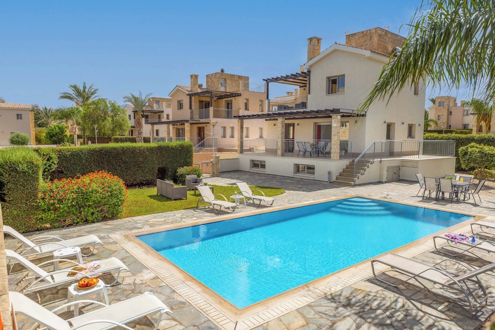 Villa (4 Bedrooms)