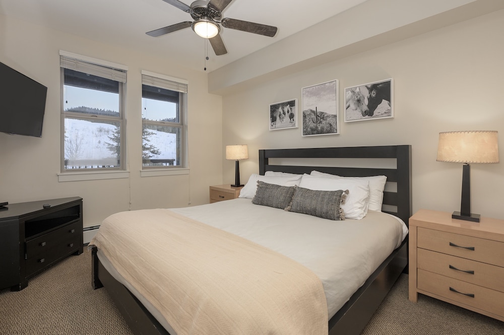 Condo, 1 Bedroom photo 2