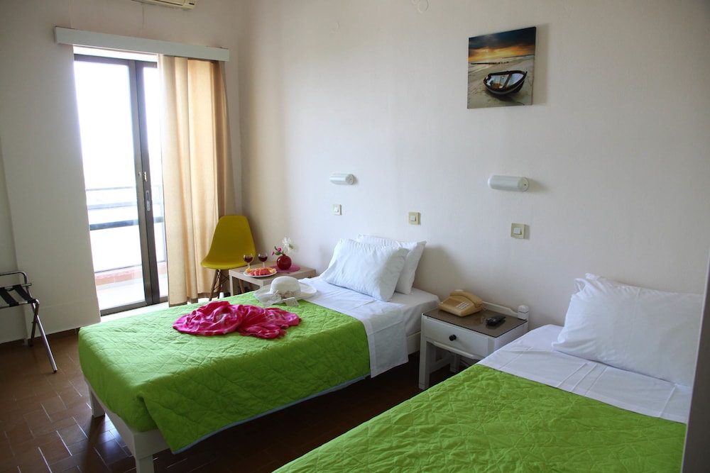 Standard Twin Room photo 1