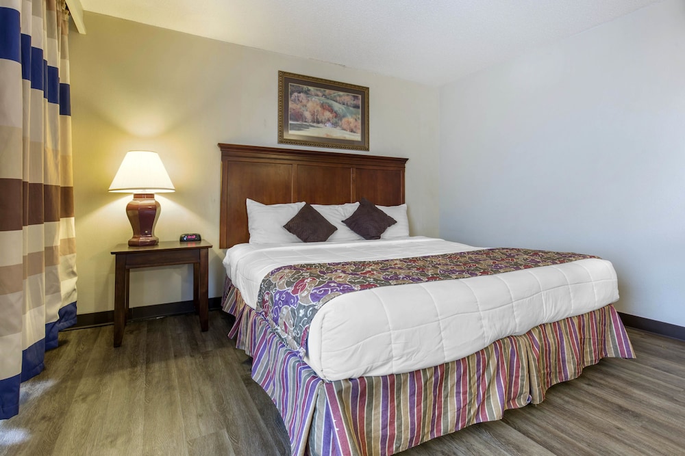 Standard Room, 1 King Bed