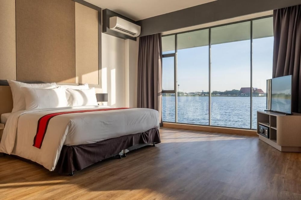 Villa, Balcony, Lake View photo 1