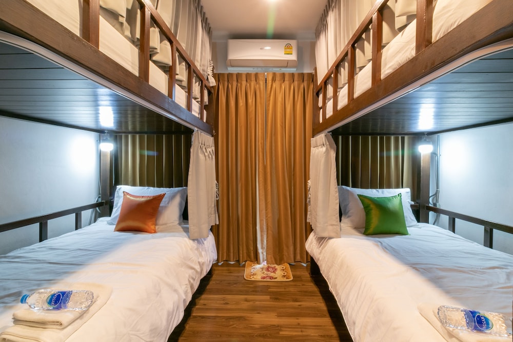 Classic Shared Dormitory, Women only photo 1