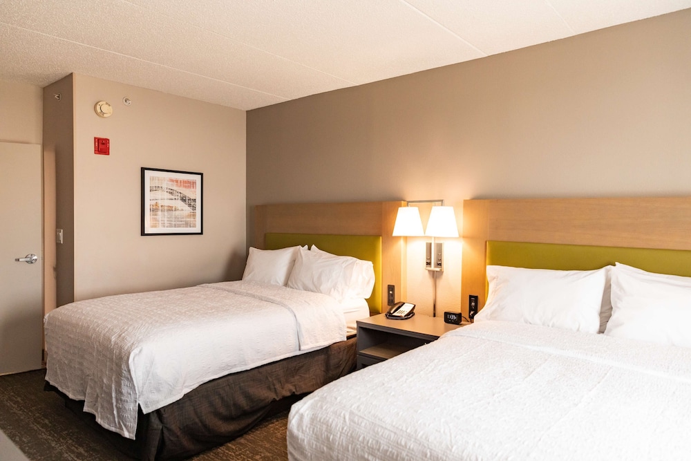 Suite, 2 Queen Beds, Refrigerator & Microwave (Wet bar) - Photo 10