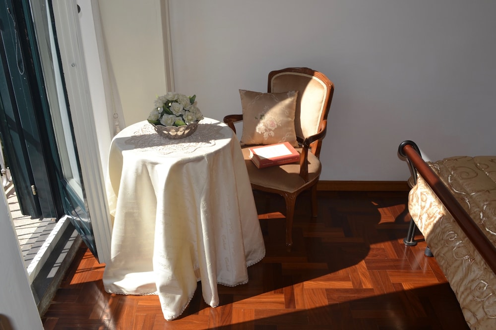 Deluxe Apartment, City View photo 3