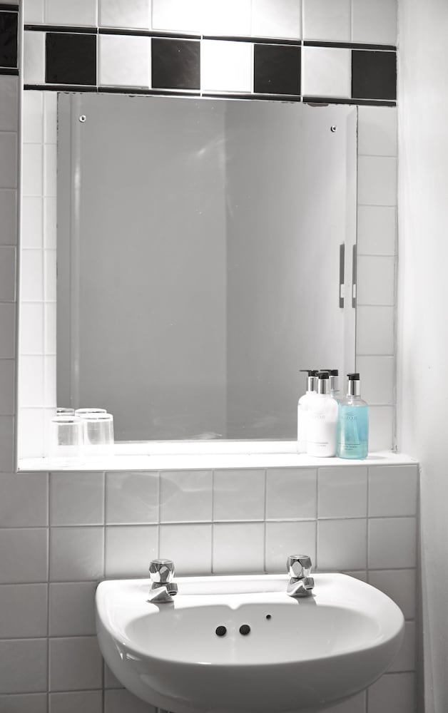 Single Room - Photo 5