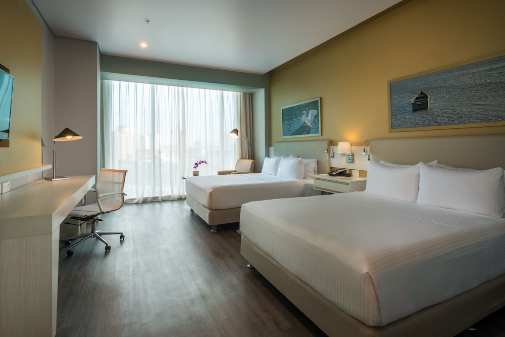 Room, 2 Queen Beds, Accessible (Roll-In Shower) photo 2