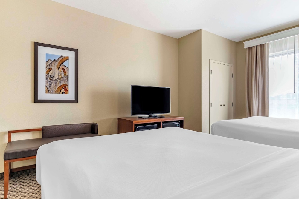 Suite, Non Smoking - Photo 9