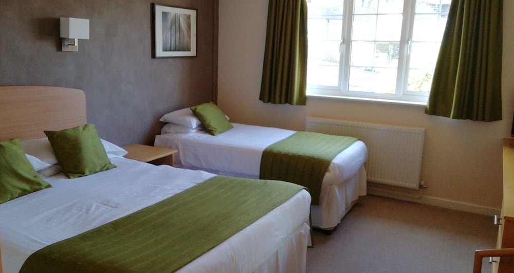 Double Room (with Extra Bed) photo 3