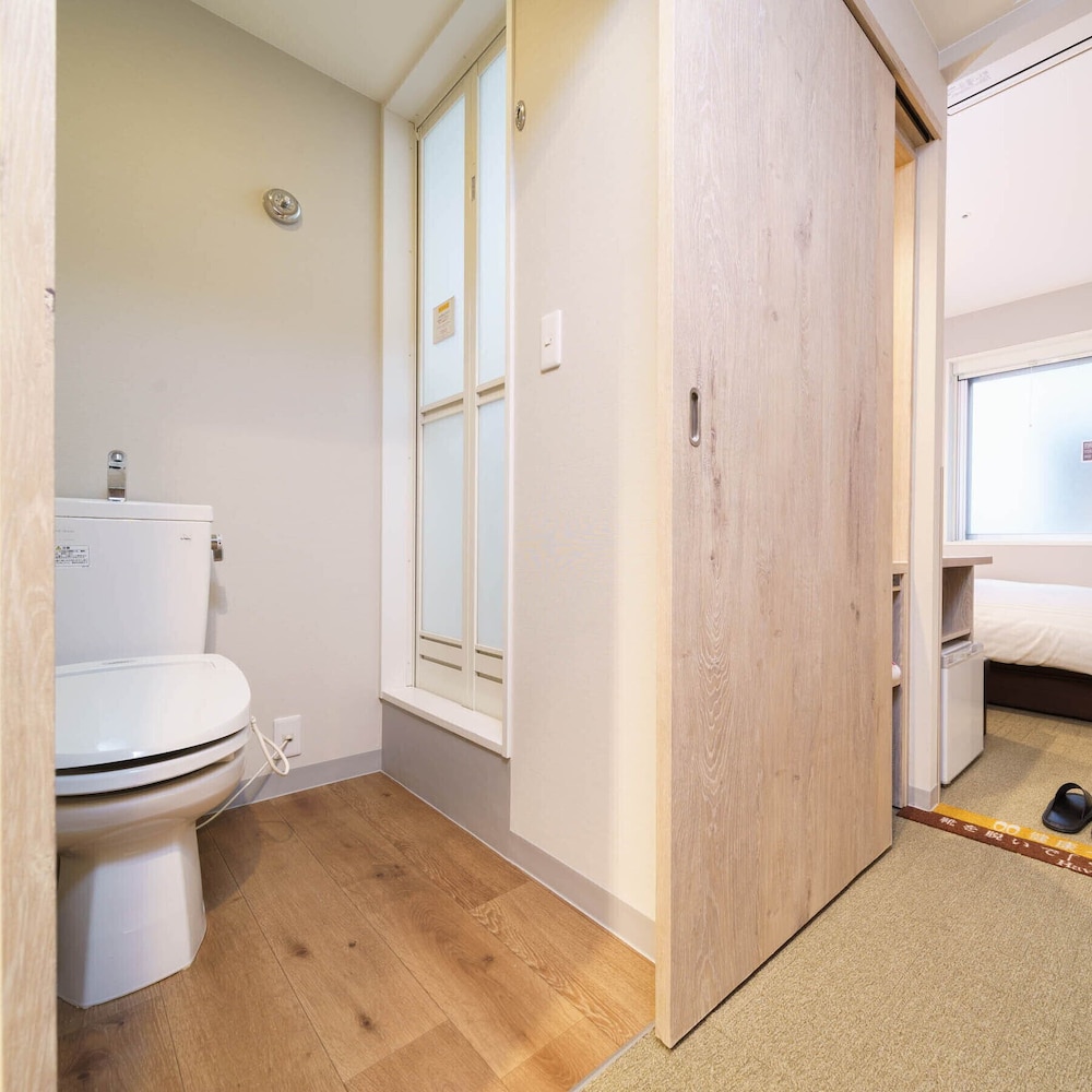 Double Room, Non Smoking (No Bathub & No Housekeeping)