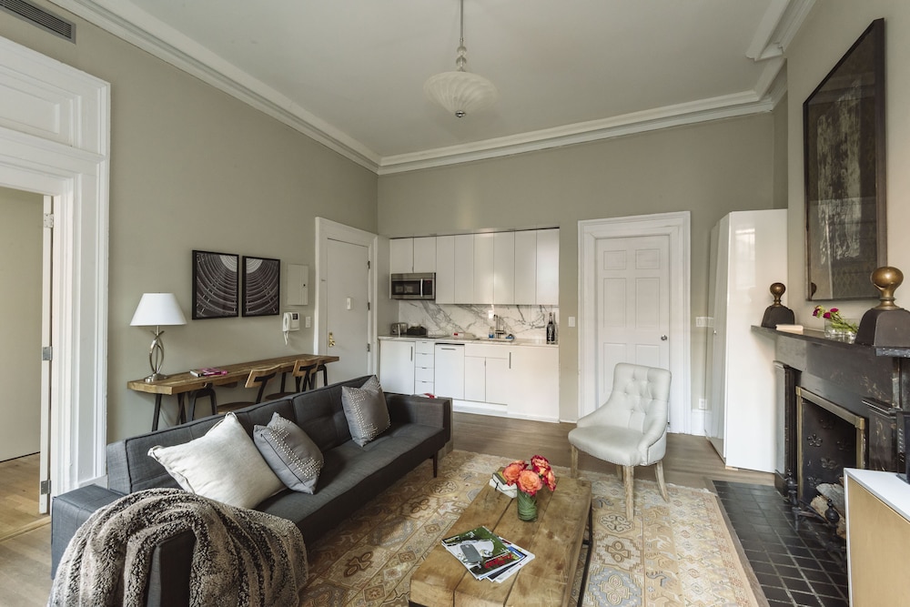 The Modernist Suite photo 2