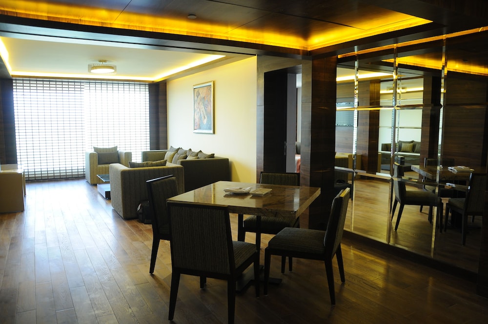 Suite (The Lalit Legacy) photo 3
