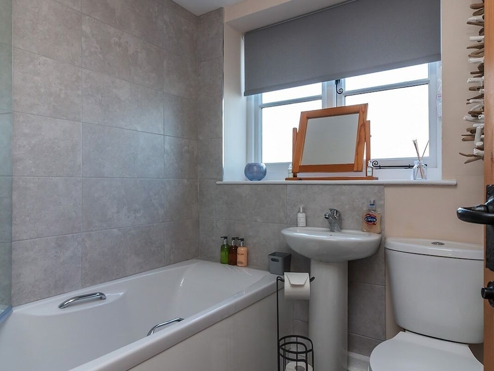 Cottage, Private Bathroom, Canal View photo 3