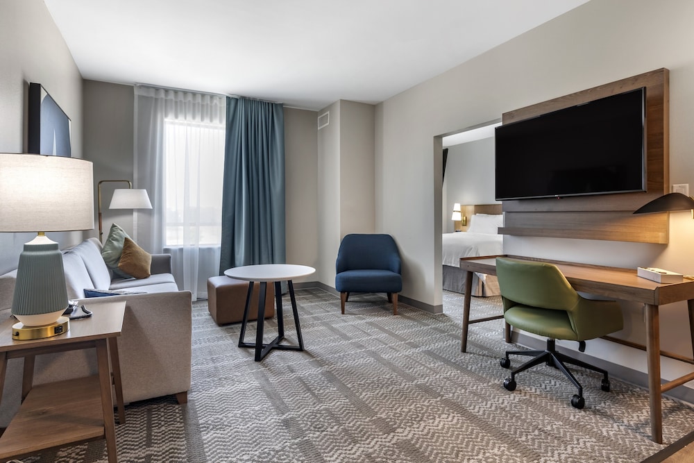 Suite, 1 Bedroom, Mobility Accessible, Kitchen (Mobility) - Photo 4