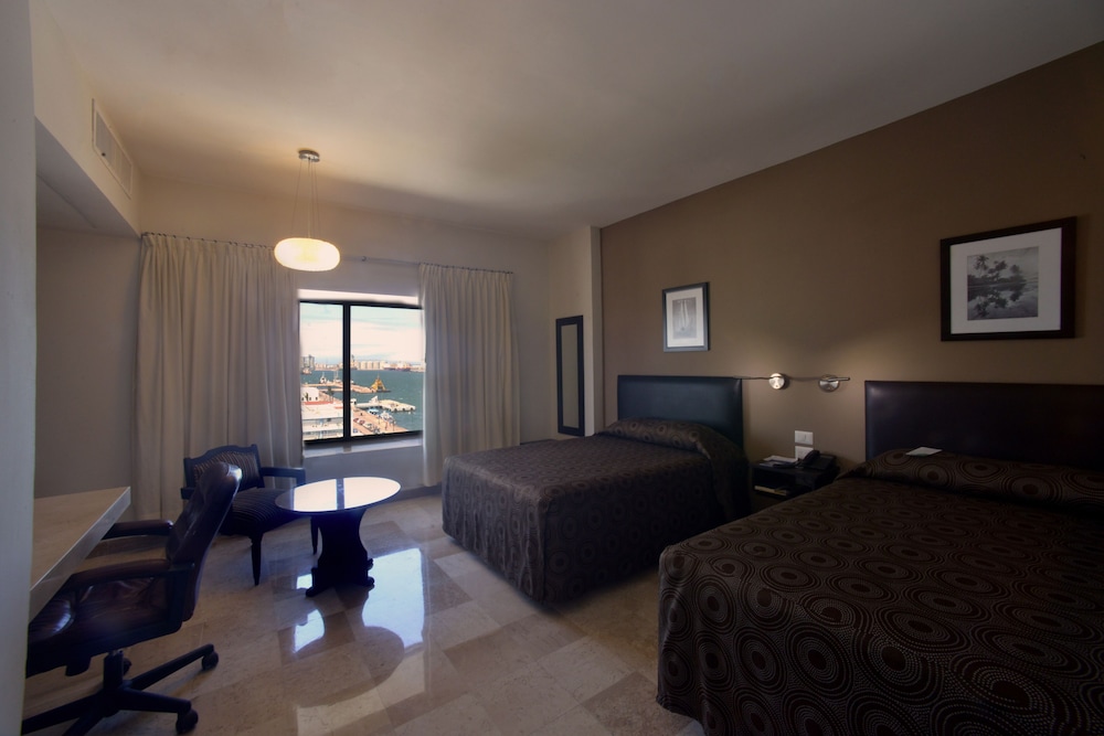 Superior Room, 2 Double Beds - Photo 2