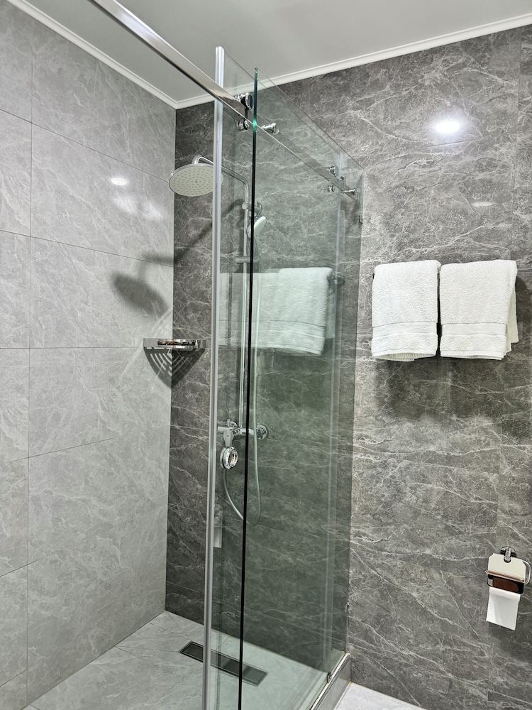 Deluxe Triple Room (Top floor) - Photo 7