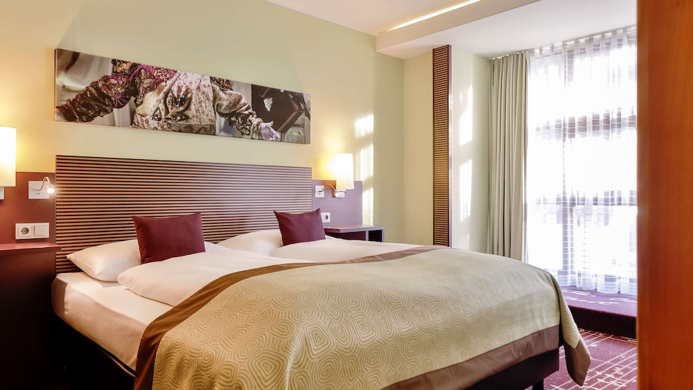 Standard Double Room, 1 King Bed - Photo 3