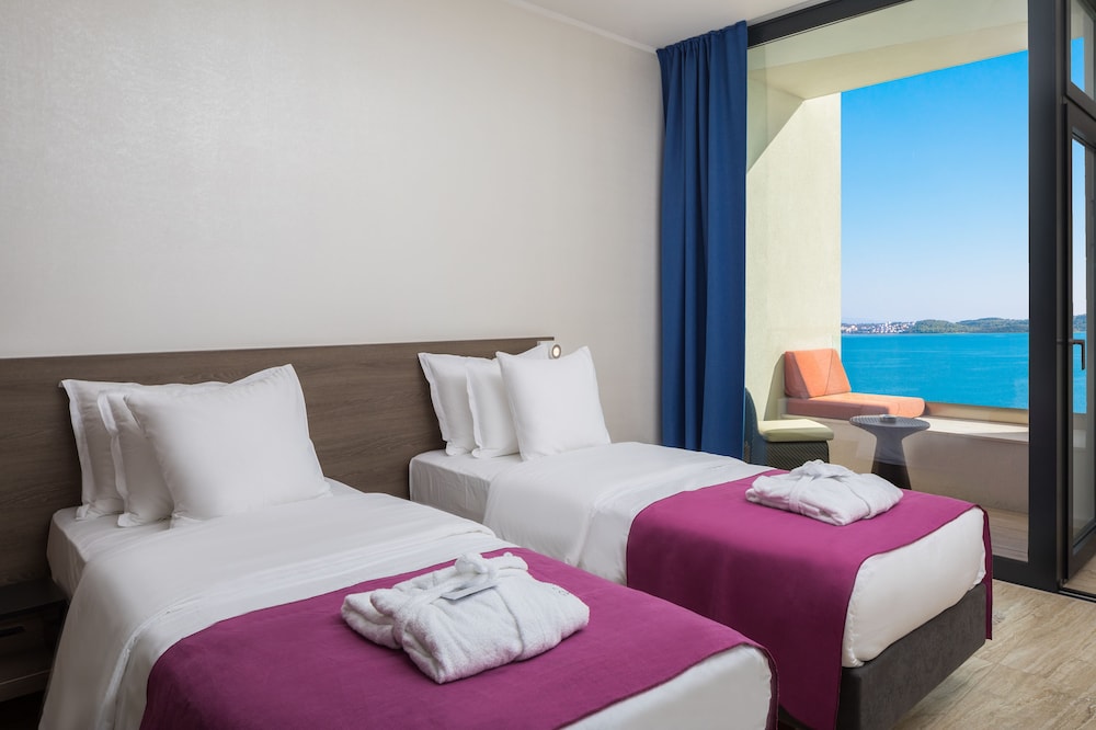 Superior Plus Room