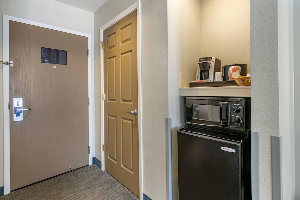 Room, 1 King Bed, Accessible, Non Smoking - Photo 1
