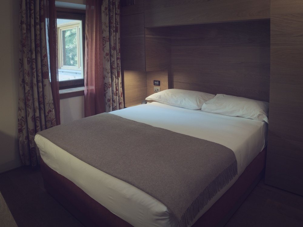 Standard Single Room, 1 Large Twin Bed photo 2