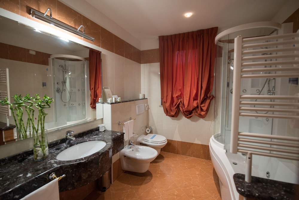 Classic Suite, 1 Bedroom, Jetted Tub, Park View photo 2