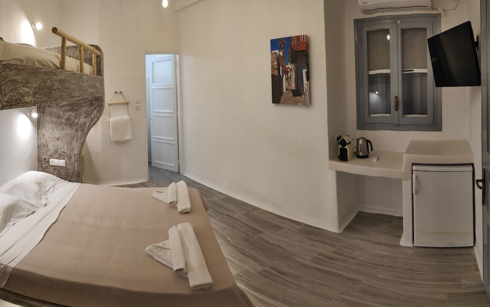 Studio (Grey 1)