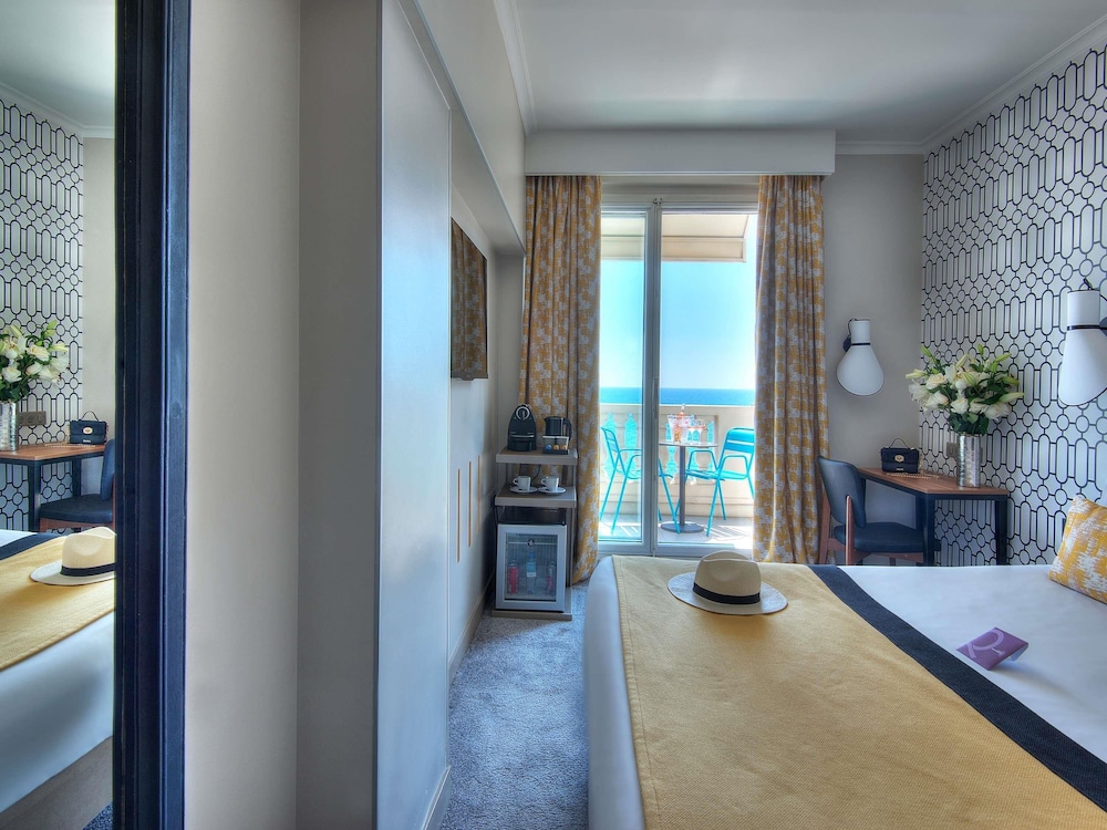 Superior Room, Balcony, Sea View - Photo 5