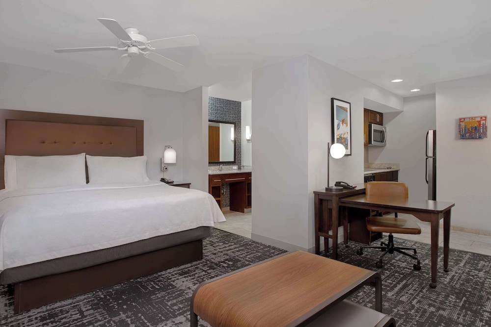 Studio, 1 King Bed, Accessible, Bathtub