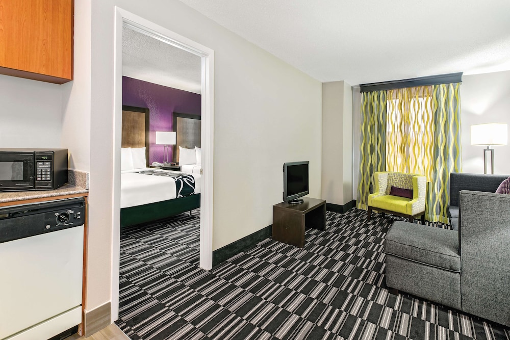Suite, 2 Queen Beds, Non Smoking photo 1