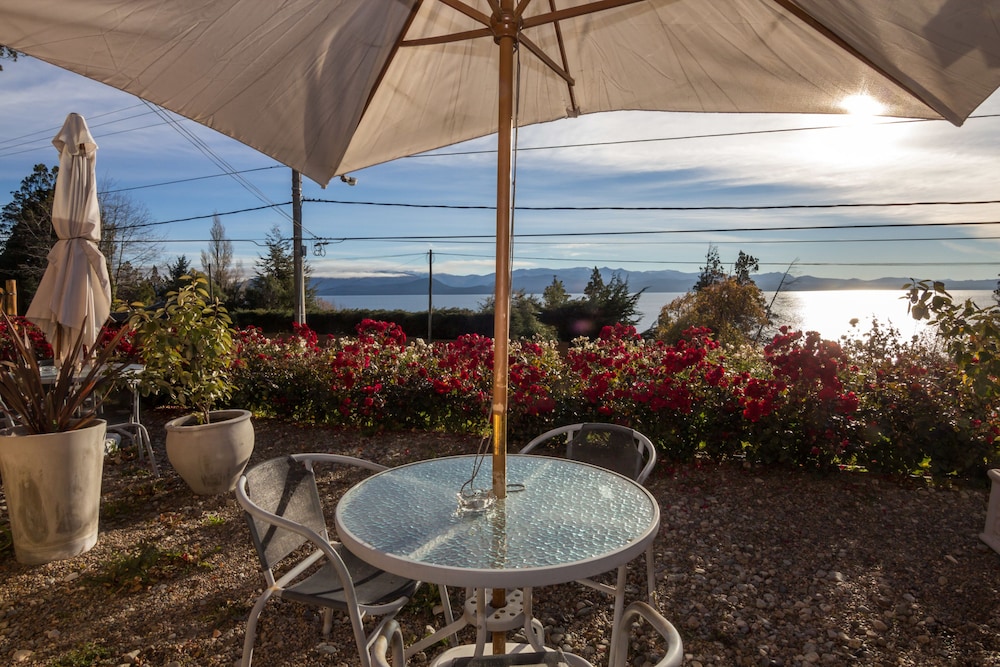 Standard Double Room, Kitchen, Lagoon View photo 3