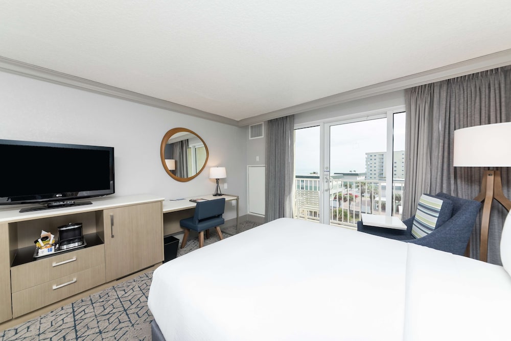 2 Queen Beds coastal view w/ full sized balcony photo 2