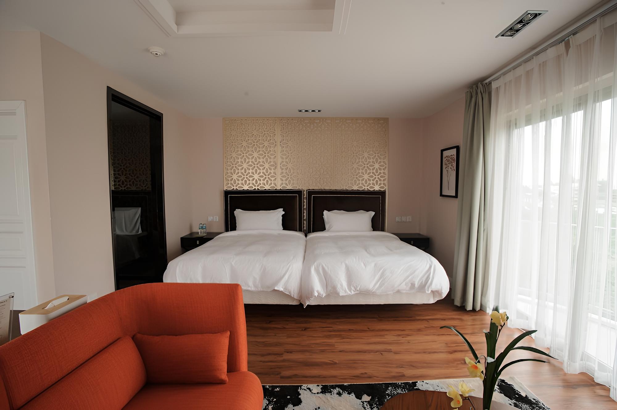 Deluxe Twin Room, Non Smoking, City View photo 2