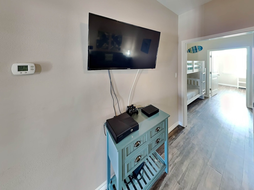 Studio (3 Bedrooms)