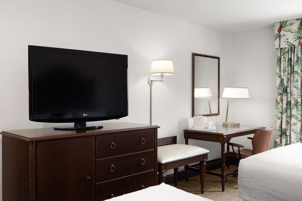 Room, 2 Double Beds, Pool View - Photo 2