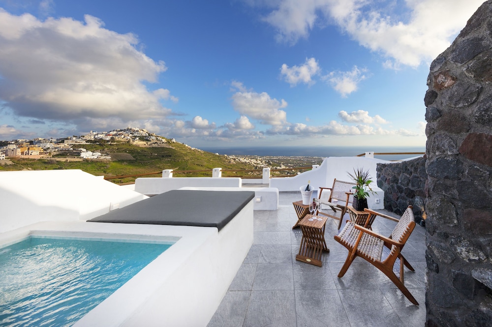 Panoramic Studio Suite, 1 King Bed with Sofa bed, Jetted Tub, Sea View