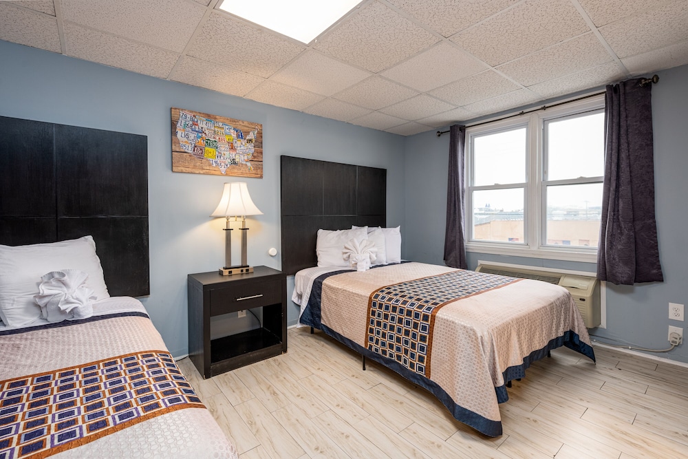 Classic Double Room, 2 Double Beds photo 1