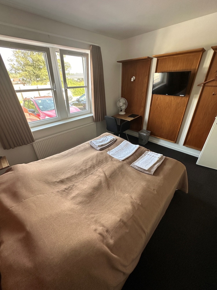 Basic Double Room photo 3