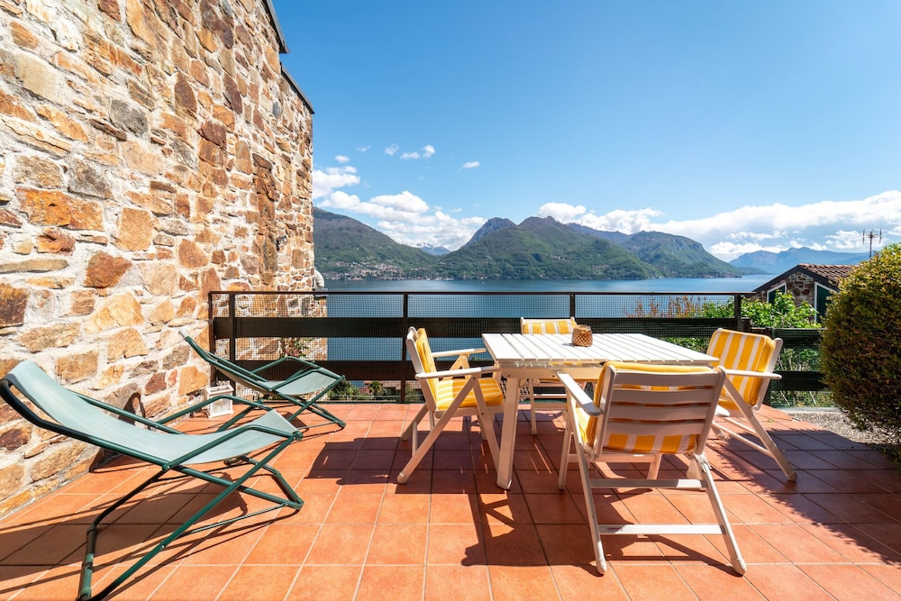 Condo, Lake View