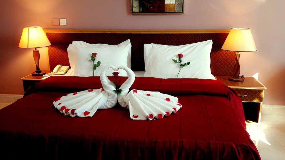 Deluxe Room - Photo 1