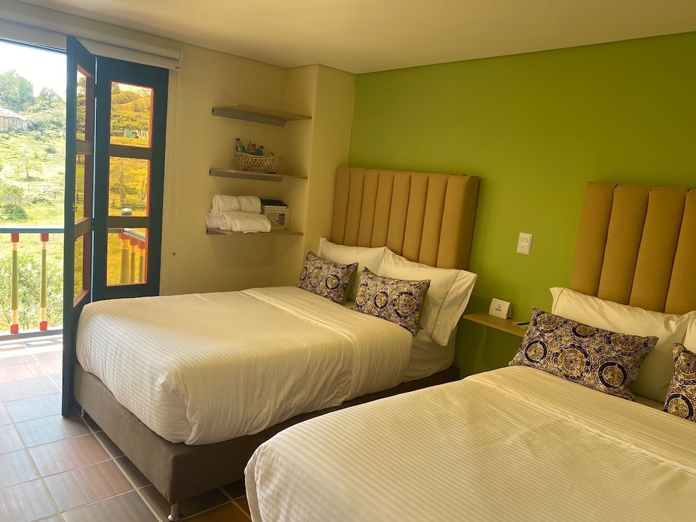 Standard Quadruple Room, 2 Double Beds, Mountain View
