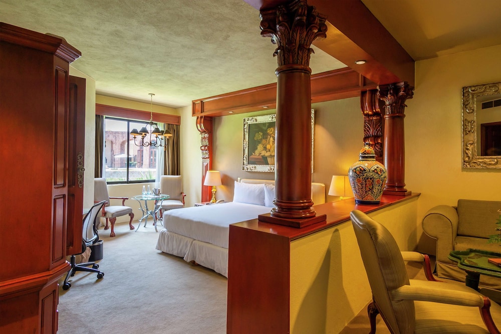 Junior Suite, 1 King Bed - Photo 4
