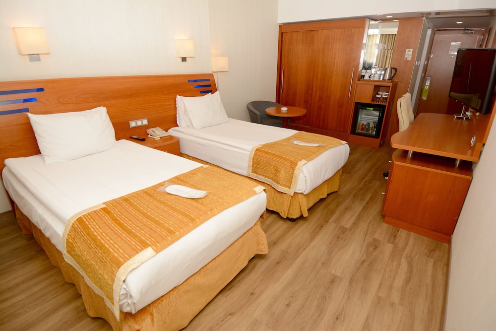 Standard Room, 2 Twin Beds photo 1