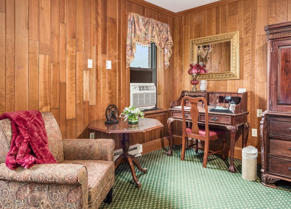 Queen Junior Suite photo 3