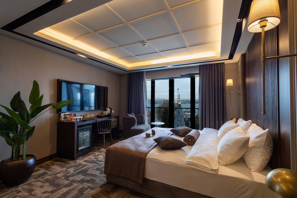 Queen Room photo 1