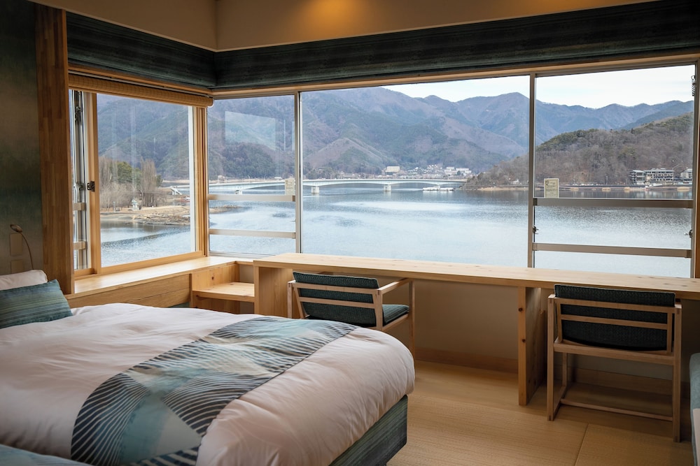 View bath Corner Room with Tatami and Lake View, Non Smoking