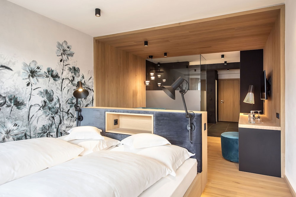 Junior Suite (with view)