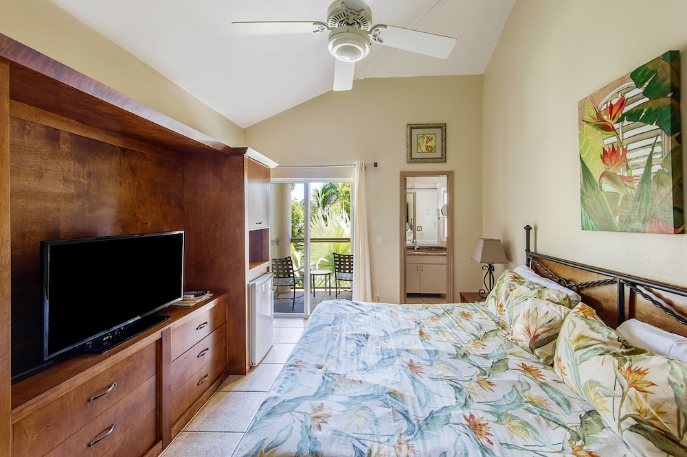 2-Bedroom Oceanfront (2302) photo 3