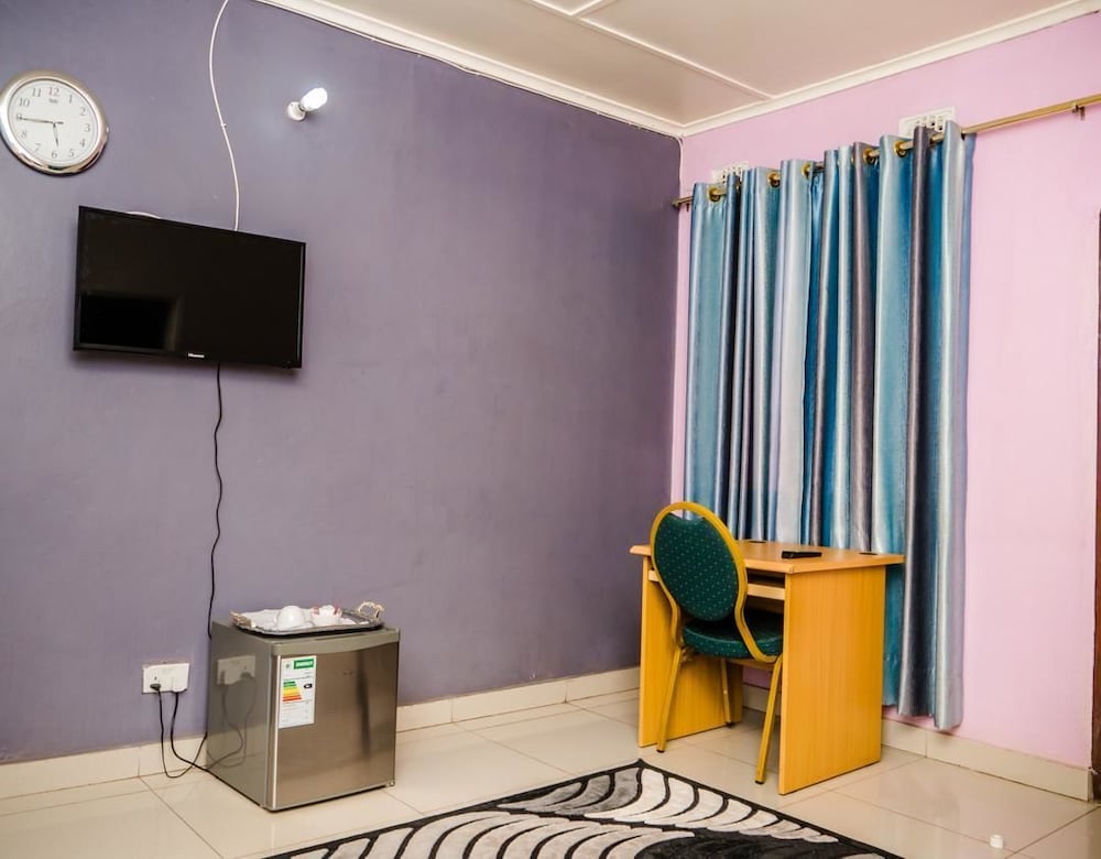 Standard Double Room, 1 King Bed, Non Smoking photo 3
