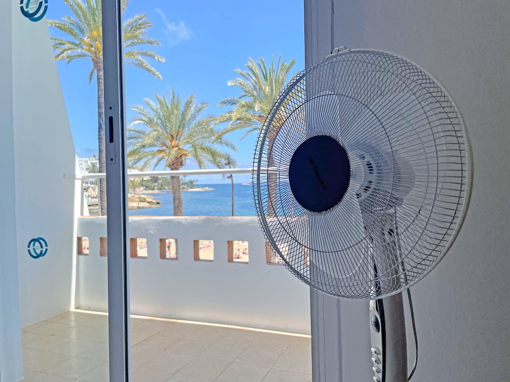Standard Double Room, Sea View - Photo 9