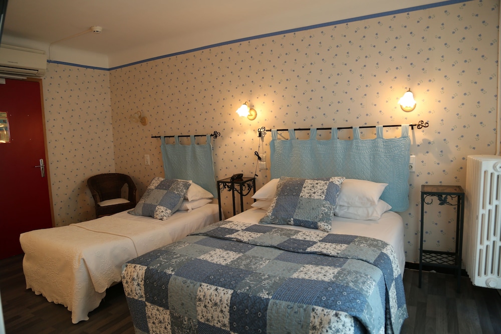 Superior Triple Room (Climatisation) photo 3
