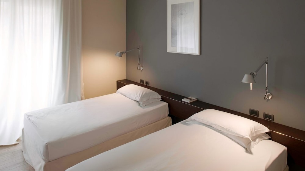 Executive Twin Room - Photo 1